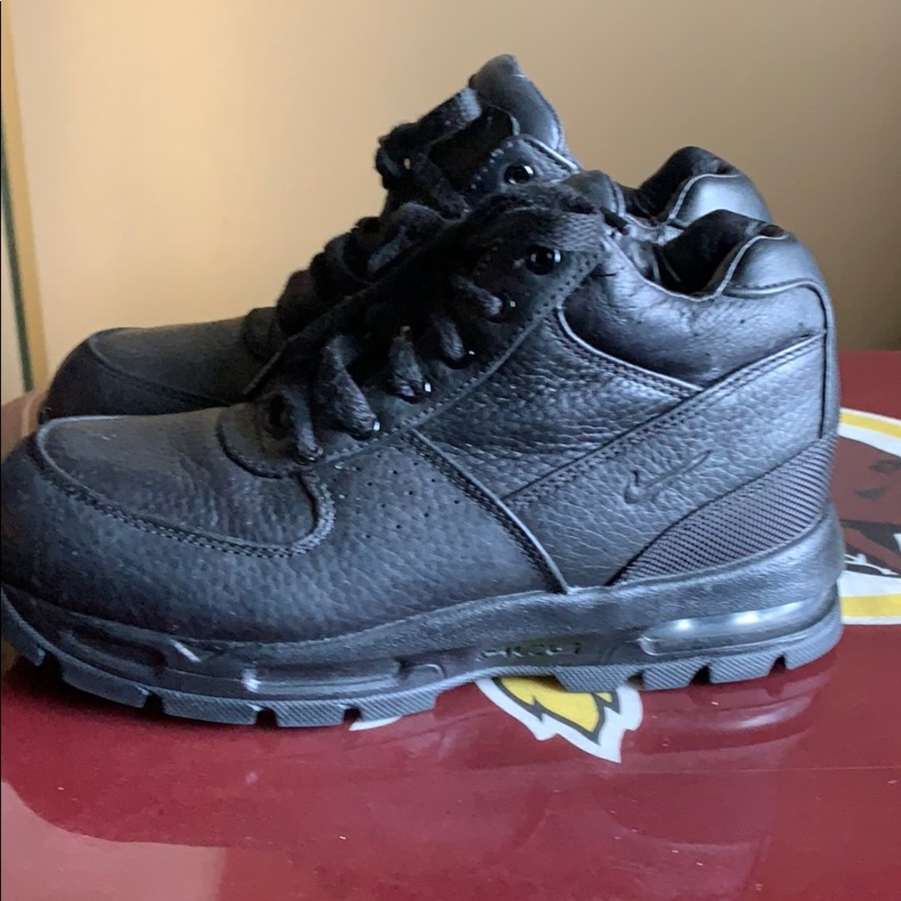 Nike boot